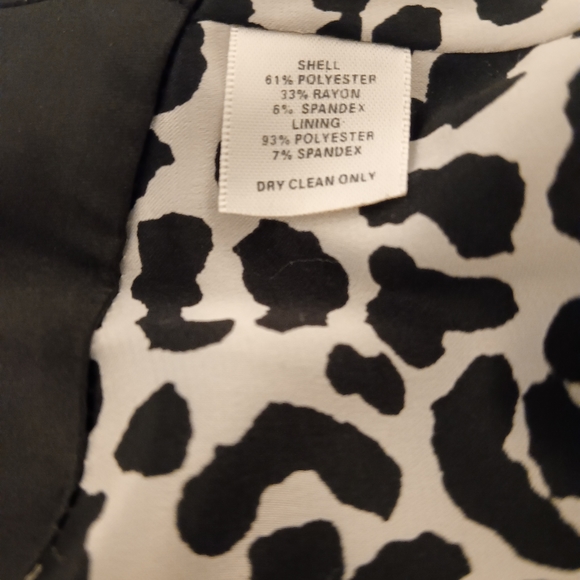 🎁 WHBM Vintage LBD. Has Pleating on Bust Area, Wide Waistband, Front Side Slit - Picture 12 of 12